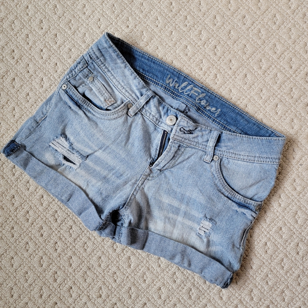 Wallflower Blue Jean Shorts Light Wash Casual